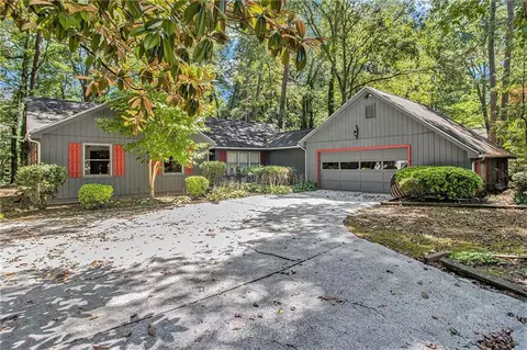 1376 Hidden Hills Pkwy, Stone Mountain, GA 30088