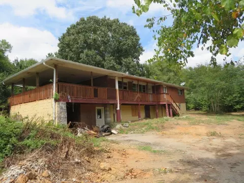1813 Pine Valley Rd, Powder Springs, GA 30127