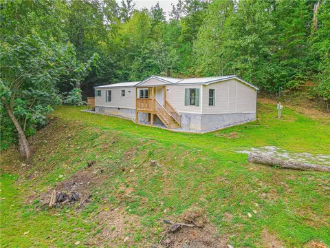 325 Pheasant Dr, Demorest, GA 30535