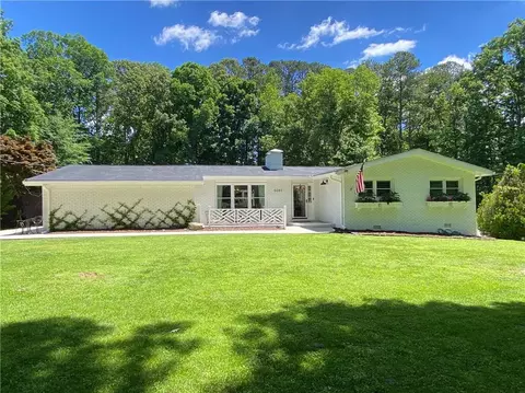 5089 Dogwood Hills Dr SE, Sugar Hill, GA 30518