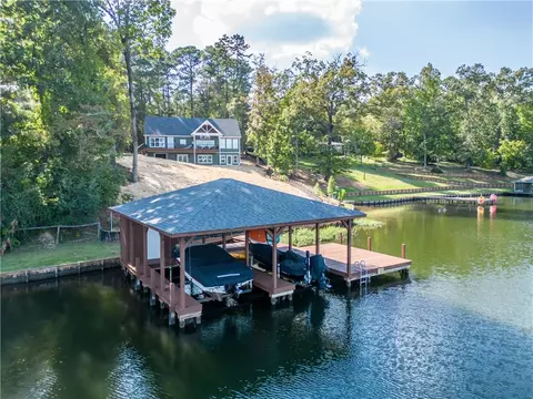 197 Pinewood Dr, Eatonton, GA 31024