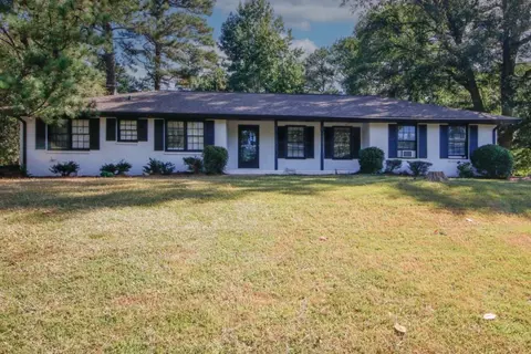 1678 Fremont Dr, Stone Mountain, GA 30087