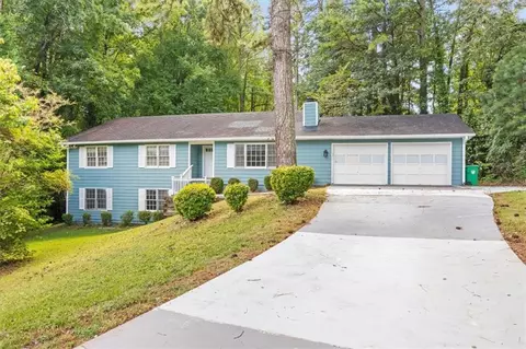 1006 Huntingdon Ct, Stone Mountain, GA 30083