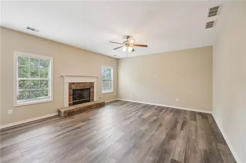534 Calgary Downs Dr, Winder, GA 30680
