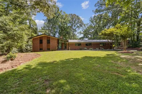 879 Tall Oaks Dr, Gainesville, GA 30501