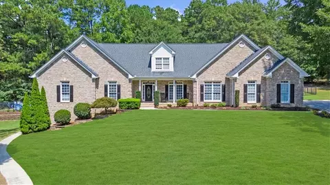 200 Helens Manor Dr, Lawrenceville, GA 30045