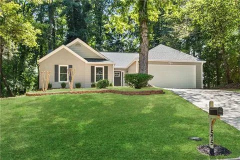 1575 Canberra Dr, Stone Mountain, GA 30088