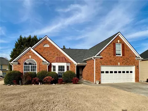 1071 Fairmont Park Dr, Dacula, GA 30019