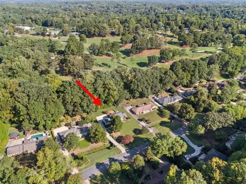 1225 Oakhaven Dr, Roswell, GA 30075