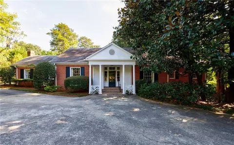 880 W Wesley Rd NW, Atlanta, GA 30327