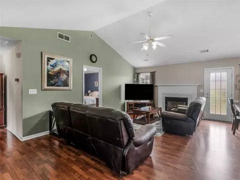 60 Nicole Ct, Covington, GA 30016 photo 3