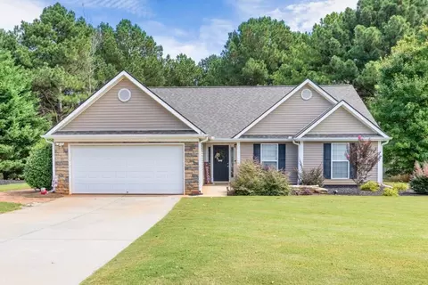 314 Annslee Cir, Loganville, GA 30052