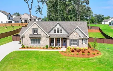 1812 Sauterne Dr, Hoschton, GA 30548