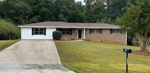6329 Valhalla Dr, Douglasville, GA 30135