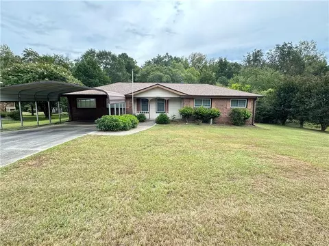 2157 NW Rockdale Dr, Conyers, GA 30012