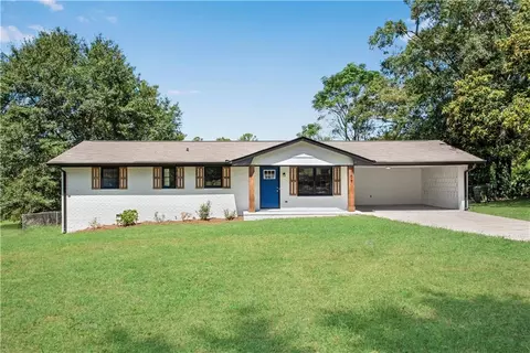 109 Leigh Ln, Carrollton, GA 30117