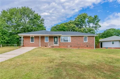 5176 Jones Cir, Atlanta, GA 30349