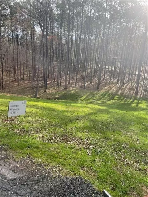 16 Blue Bird Cir SE, White, GA 30184