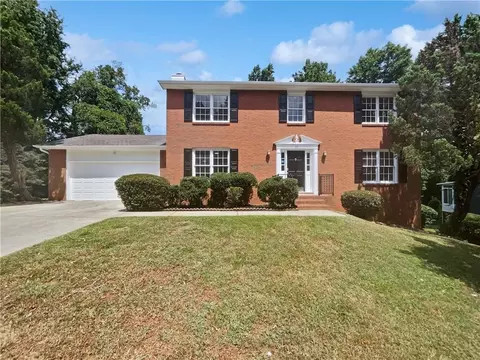 861 Lagoon Ct, Stone Mountain, GA 30083