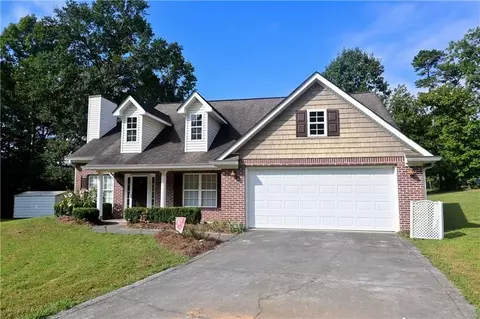 446 Camelot Cir NW, Calhoun, GA 30701