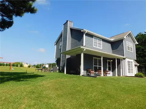6391 Dove Dr, Loganville, GA 30052