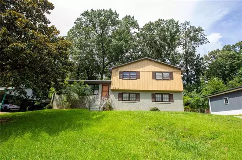 612 El Prado Ct, Stone Mountain, GA 30083