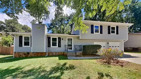492 Chartley Dr, Stone Mountain, GA 30083