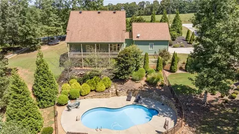 1419 Double Bridge Rd, Demorest, GA 30535
