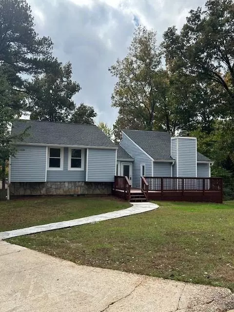 9890 Live Oak Ct, Douglasville, GA 30135