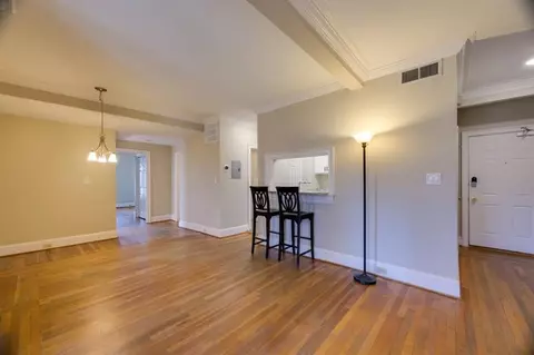 2840 Peachtree Rd NW #402, Atlanta, GA 30305
