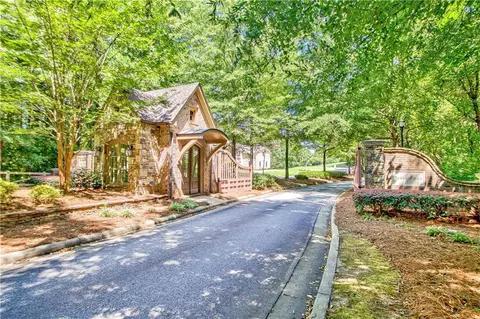 225 Westbourne Dr, Tyrone, GA 30290