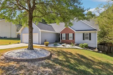 320 Pebblestone Dr, Loganville, GA 30052