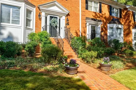 5381 Trentham Dr, Atlanta, GA 30338
