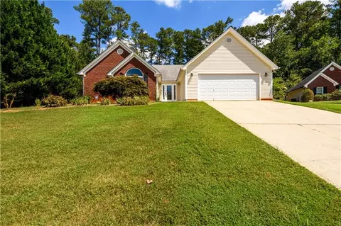 270 Sasnett Dr, Lawrenceville, GA 30046