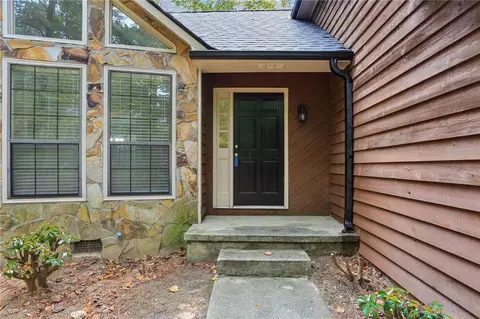 6485 Lake Esther Dr, Fairburn, GA 30213