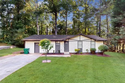 1815 Herringbone Holw, Lithonia, GA 30058