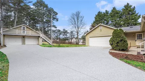 2601 Round Ridge Rd, Loganville, GA 30052