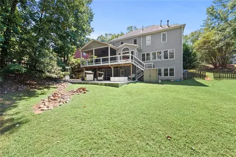 110 Penwick Dr, Roswell, GA 30075