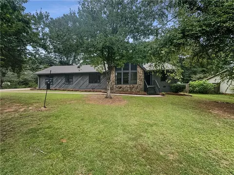 3551 Mill Glen Dr, Douglasville, GA 30135