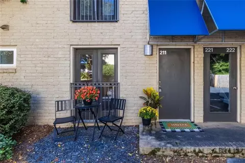 2023 Oakview Rd #211, Atlanta, GA 30317