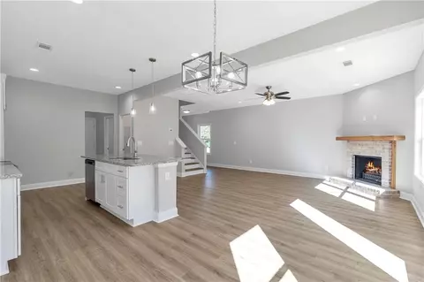 Living - 314 Cedar Dr, Commerce, GA 30529 photo 4 of 4