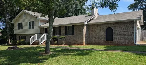 3356 San Antonio Dr, Snellville, GA 30039