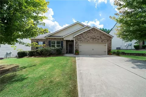 102 Hollyhock Ln, Dallas, GA 30132