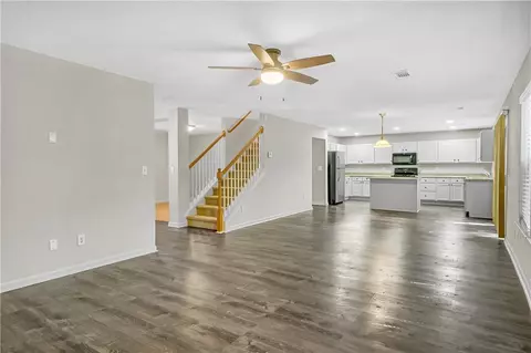 7583 Waverly Loop, Fairburn, GA 30213 photo 4