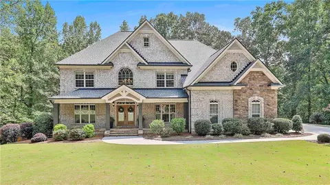 5715 E Ridge Dr E, Douglasville, GA 30135