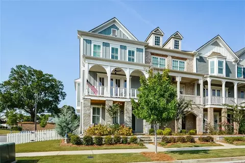 951 S On Main Dr, Woodstock, GA 30188