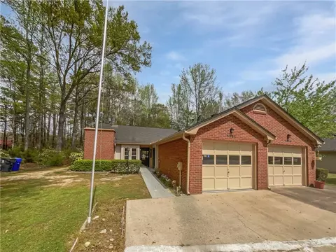 7131 Forest Ln, Union City, GA 30291