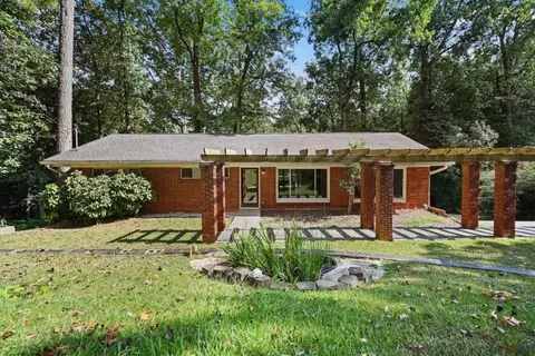2120 Argo Dr, Hapeville, GA 30354
