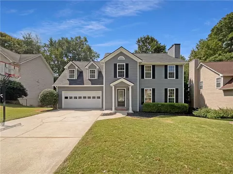 805 Suwanee Lakes Cir, Suwanee, GA 30024