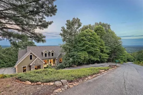 320 Mountain Sweet Dr, Clarkesville, GA 30523